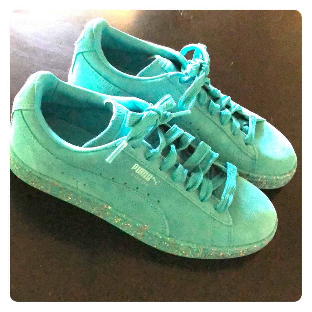 Teal Puma Suede Speckled Sole (5C)